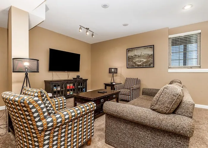 4 Bedroom Oasis With Hot Tube *