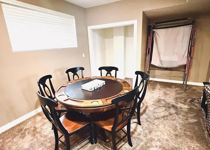 4 Bedroom Oasis With Hot Tube *