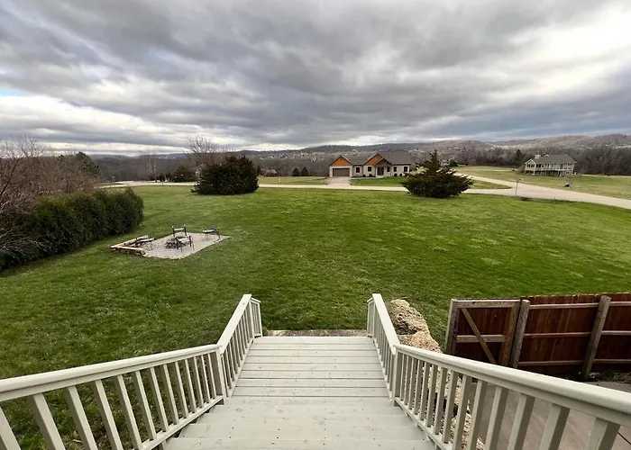 4 Bedroom Oasis With Hot Tube *